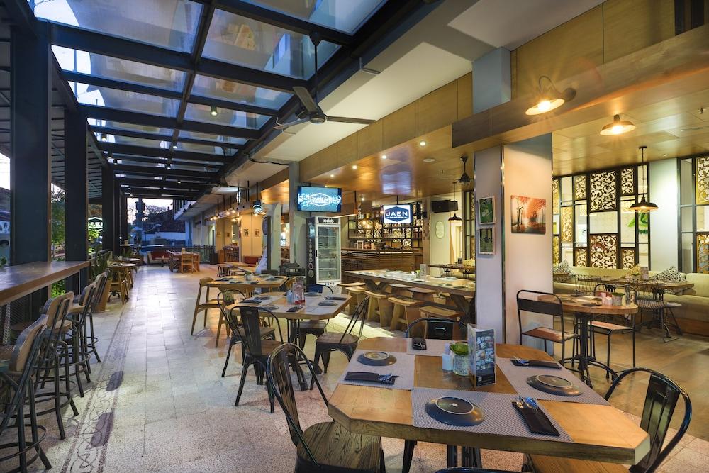 Zest Legian By Swiss-Belhotel International Esterno foto